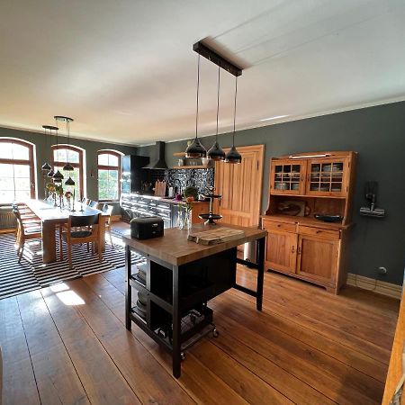 Gutshaus Klein Kussewitz Apartment ภายนอก รูปภาพ
