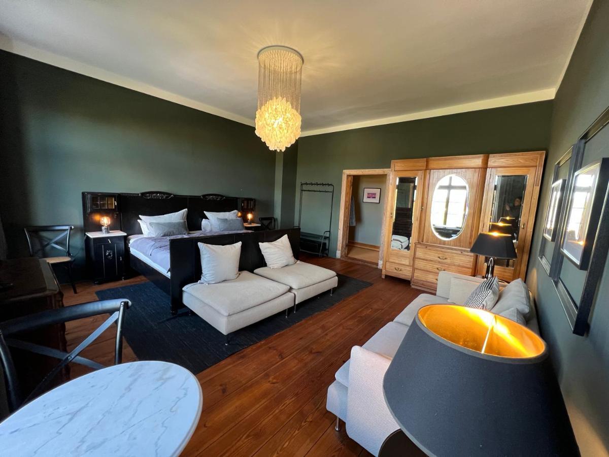 Gutshaus Klein Kussewitz Apartment ภายนอก รูปภาพ