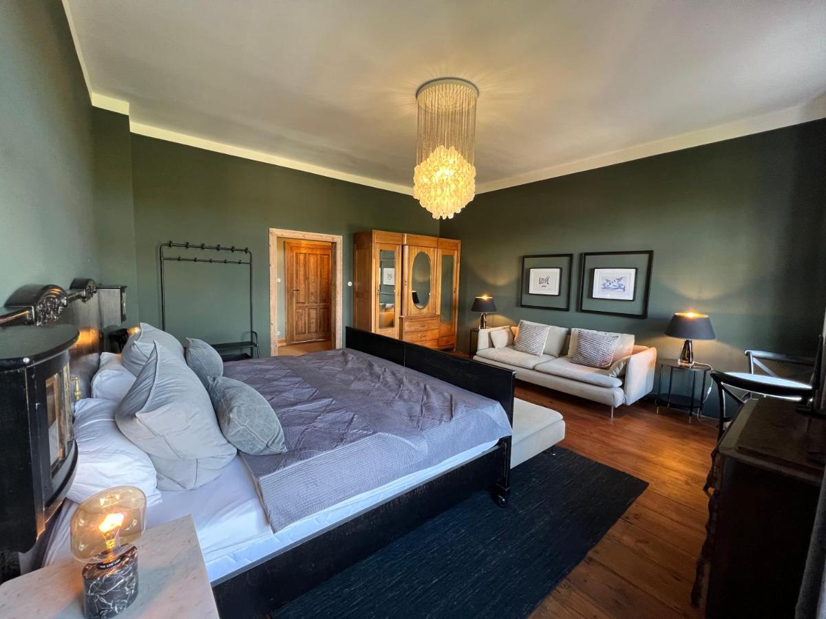 Gutshaus Klein Kussewitz Apartment ภายนอก รูปภาพ