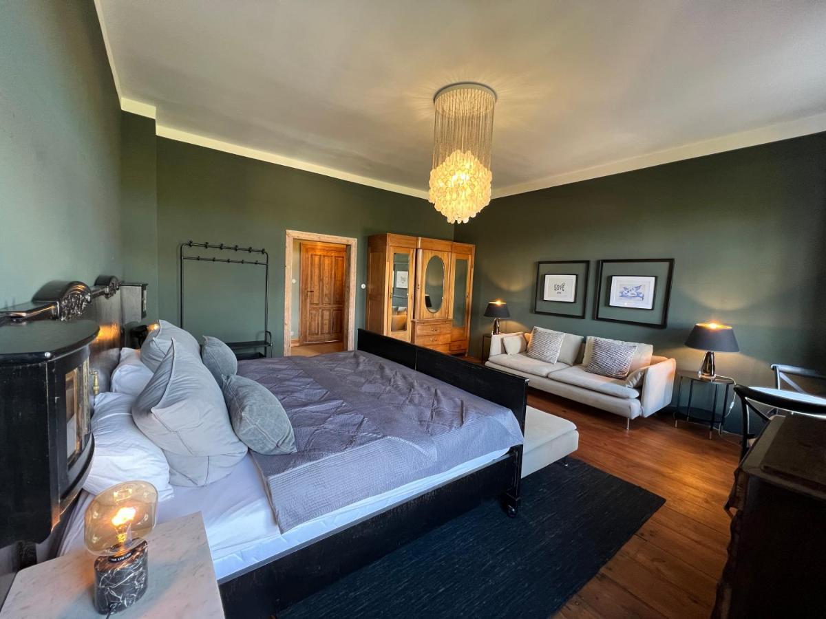 Gutshaus Klein Kussewitz Apartment ภายนอก รูปภาพ