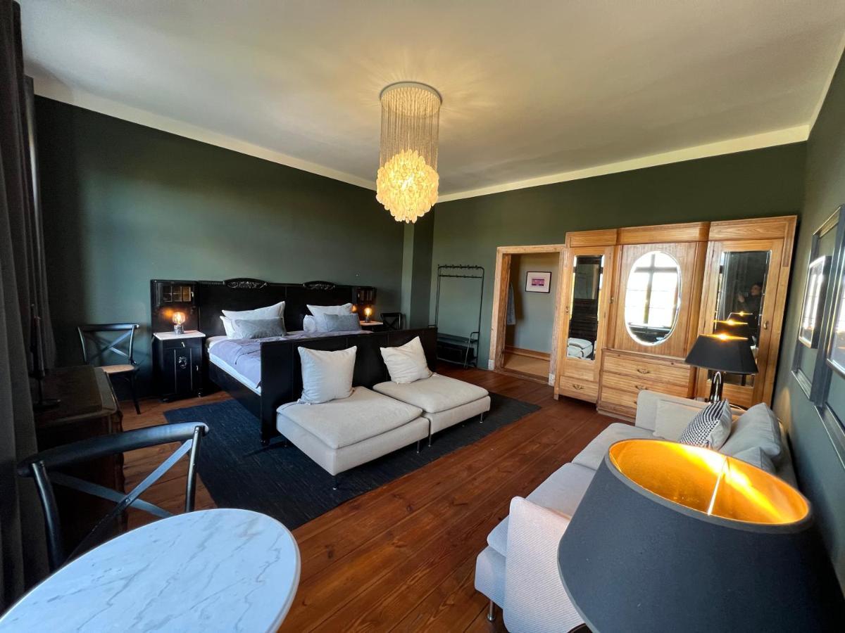Gutshaus Klein Kussewitz Apartment ภายนอก รูปภาพ
