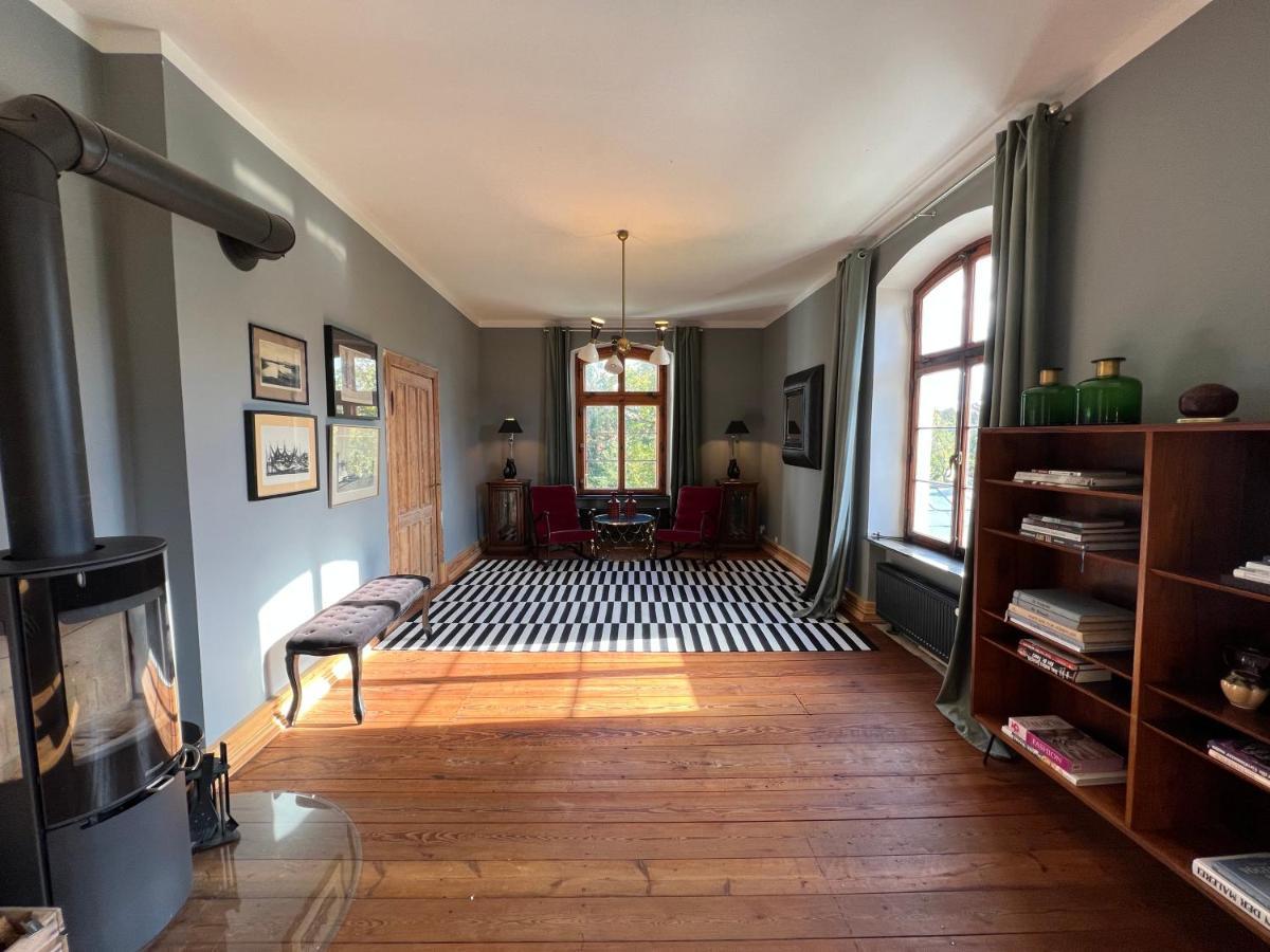 Gutshaus Klein Kussewitz Apartment ภายนอก รูปภาพ